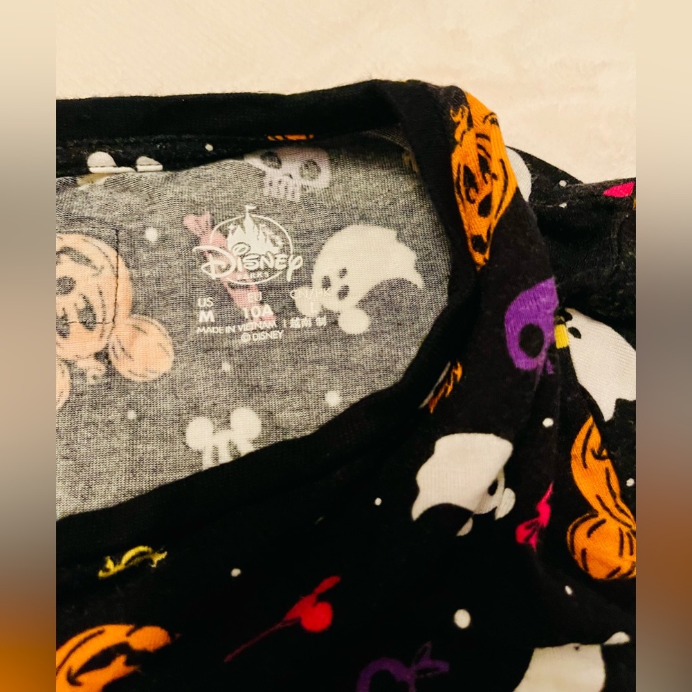 Disney Parks Halloween Icon treats Shirt M Mickey Pumpkin and Ghost - Picture 3 of 8